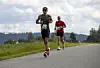 Latvieren Jānis Resnis er både tatovør fotograf og triatlet løp maraton på 3.14.50.