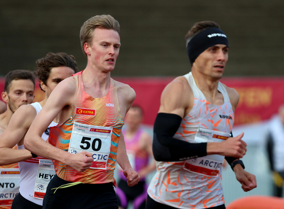 Narve Gilje Nordås lå klistret til fartsholderen i 1500 meter.