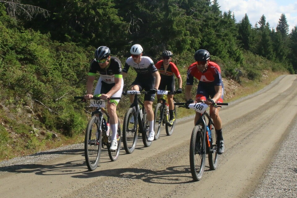 Tetkvartetten som hadde en luke på 20 sekunder etter 10 km på Nysæteråsen (fra v.): Håvard Gjeldnes, Tormod Weydahl, Preben Brønstad og Daniel Pinto.