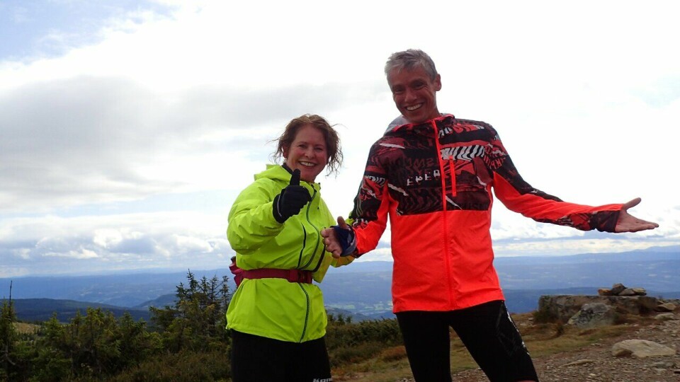 Reinsfjell: Hausten 2020 hadde Kondis ein treningshelg på Hafjell for våre medlemmar. Her er eg fotografert på toppen av Reinsfjell saman med Kondispresident Tim Bennett. Marianne Røhme og Tim Bennett, Ilsetra rundt Hafjelltoppen