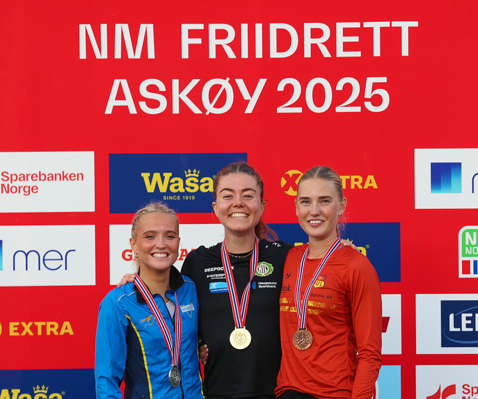 Premiepallen 3000 meter hinder: Thea Charlotte Knutsen, Vilde Våge Henriksen og Andrea Modin Engesæth.