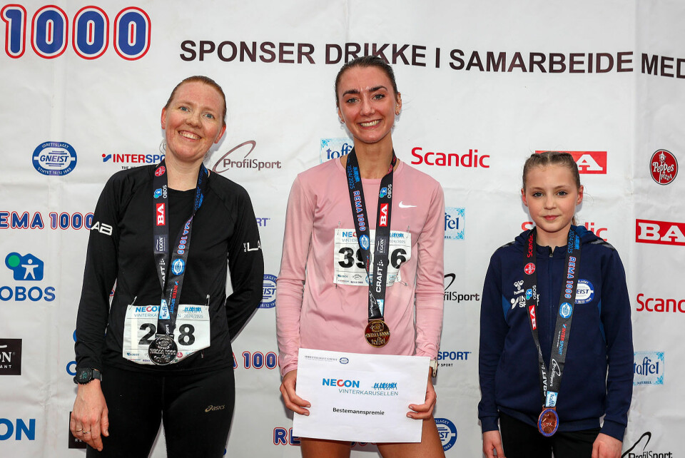 Premiepallen kvinner 5 km: Vanja Flatberg, Hannah Silgjerd og 12 år gamle Silje Dyb Endresen.