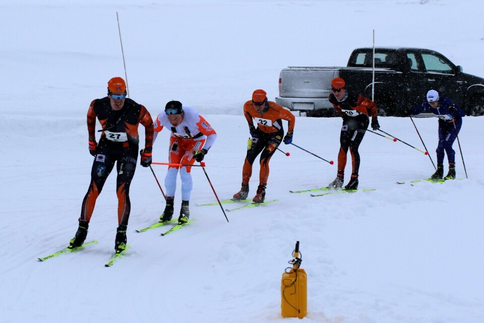 De fem i tetpulje etetr 23 km (fra v. ): Halvor Korbøl Thoner, Jonas Bergli, Haakon Holden, Anders Grini og Petter Soleng Skinstad. (Foto: Kjell Arild Andersen)