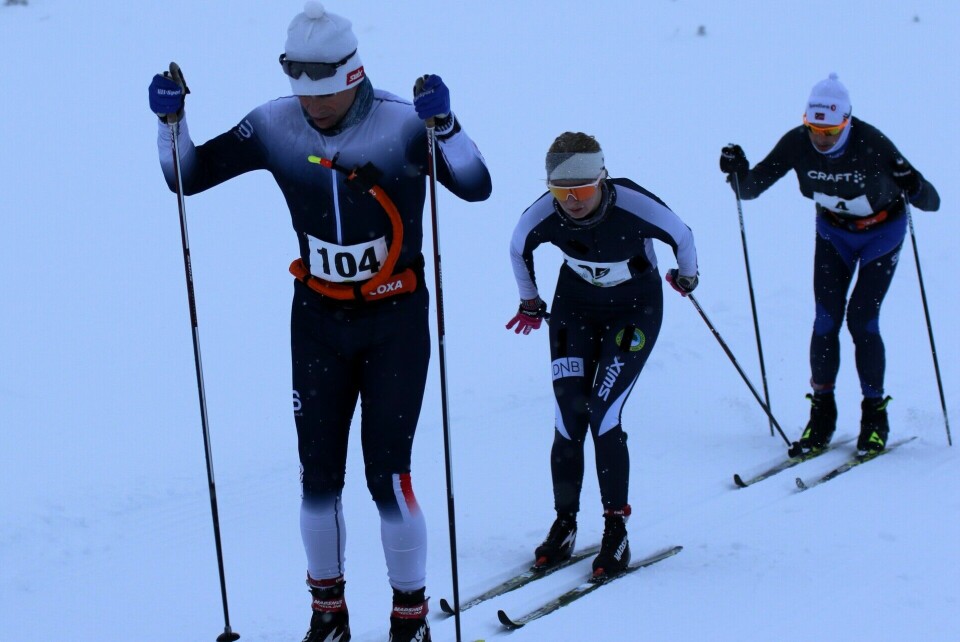 Pernille Gullikstad mellom Terje Ulvestad og Tron Witt vel halvveis. (Foto: Kjell Arild Andersen)