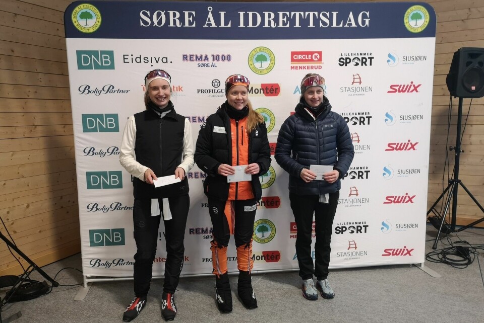 De tre beste i kvinnenes 43 km klassisk. (Foto: Rolf Bakken)