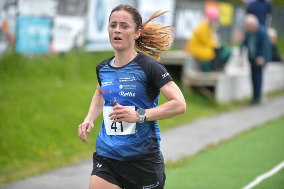 Stine Sjursen var best av kvinnene i den lengste løypa. (Foto: Line Fossland Blom / Namdalsavisa)