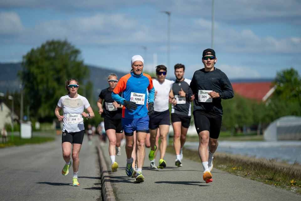 Løpere på ulike distanser. Til venstre ser vi Oda Wennemo, som ble nummer to på 5 km. (Foto: Samuel Hafsahl)