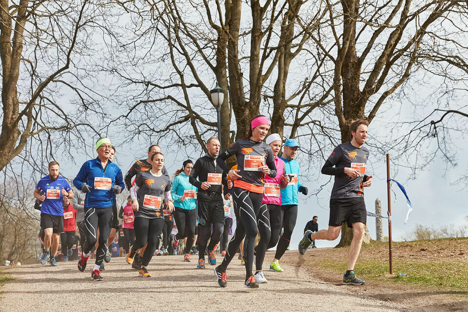 I fjor vart Sentrumsløpte først utsett for så å bli avlyst. I år er det utsett frå 24. april til 28. august, og vonleg vil mange kunne springe i lag gjennom Frognerparken da. (Foto: Stian Schløsser Møller) I fjor vart Sentrumsløpte først utsett for så å bli avlyst. I år er det utsett frå 24. april til 28. august, og vonleg vil mange kunne springe i lag gjennom Frognerparken da. (Foto: Stian Schløsser Møller)