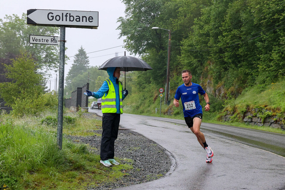 Det var Tor-Aanen Kallekleiv som satte opp farten fra start av i dette løpet. Her er forspranget allerede stort etter 500 meter.