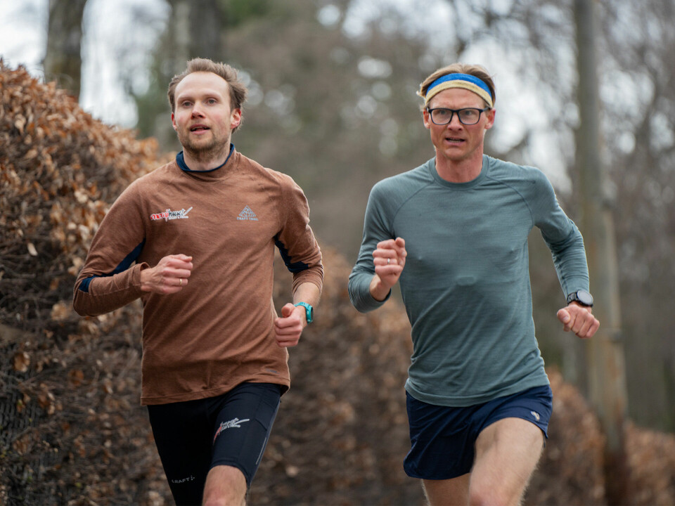 Sparringpartnere:Sjur Prestsæter (til venstre) og artikkelforfatter Sven Kilander har glede av både å diskutere trening og å løpe i lag. (Foto: Gudmund Toverud Høglund)
