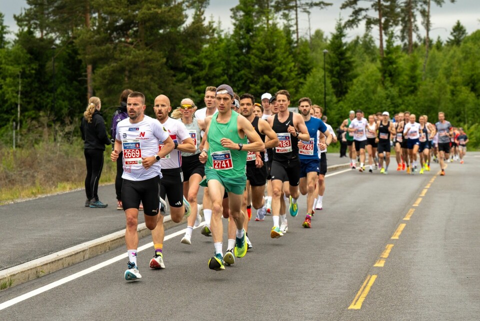 Kristian Ulriksen tar ansvar i en stor pulje fra start med blant andre Astrid Brathaug Sørset. (Foto: Samuel Hafsahl)