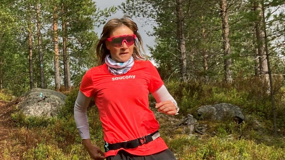 Terrengløperen: Hilde Johansen ser ikke på seg selv som en terrengløper. Likevel er det i slike løp hun har samlet de største opplevelsene. Neste mål nå er å løpe Oslo – Bergen som singelpåmeldt i 2025. (Foto: privat) Hilde Johansen