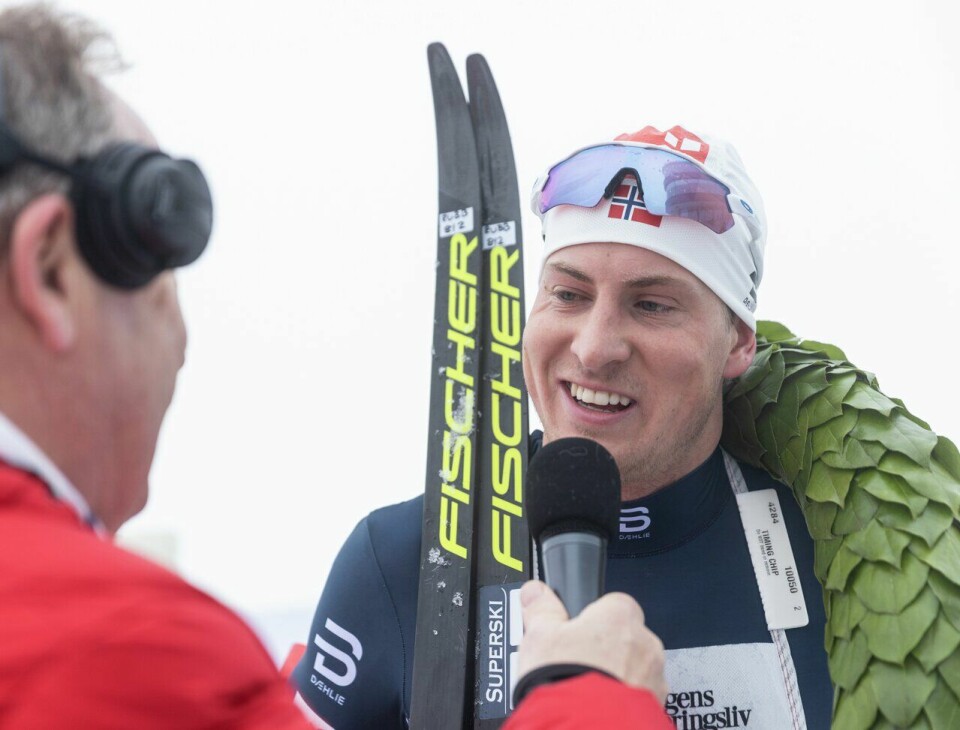 Vinner:Kasper Stadaas intervjues av Jens Aas etter målgang i Holmenkollmarsjen i 2019. (Foto: Stian Schløsser Møller / Kondis © Kondis) Holmenkollmarsjen-2019