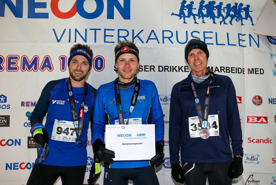 Premiepallen menn 10 km: Tor-Aanen Kallekleiv, Karl Jonas Tronstad og Eivind Gjesteland. Eivind er Stavanger-bosatt og benyttet et Bergens-besøk til å ta en tredjeplass i Vinterkarusellen.