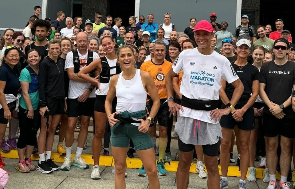 Løpebølgen lever, og et par uker før Oslo Maraton var det mange som ville løpe gjennom 10 for Grete-løypa sammen med Therese Johaug og Tim Bennett. (Foto: privat) Løpebølgen lever, og et par uker før Oslo Maraton var det mange som ville løpe gjennom 10 for Grete-løypa sammen med Therese Johaug og Tim Bennett. (Foto: privat)