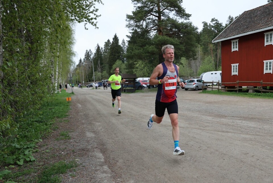 Ole Gorm Berg hamler opp med de yngre gutta. (Foto: Tom-Arild Hansen)