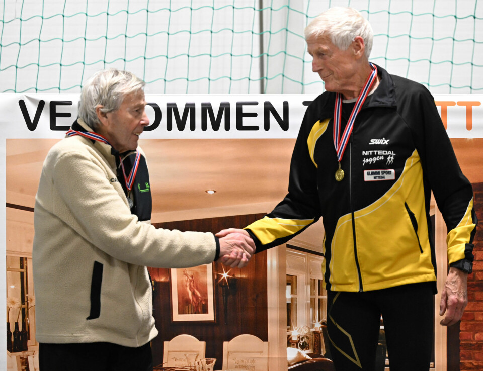Også tidenes nest beste:Kjell Jonhaugen er litt bak klasserekorden, men er på en klar andreplass og Kjell Fedje er på tredjeplass. (Foto: Samuel Hafsahl) Premier_NM-medaljer_m80-84_Kjell_Jonhaugen_Arvid_Bjoersvik_DSC_2679.jpg