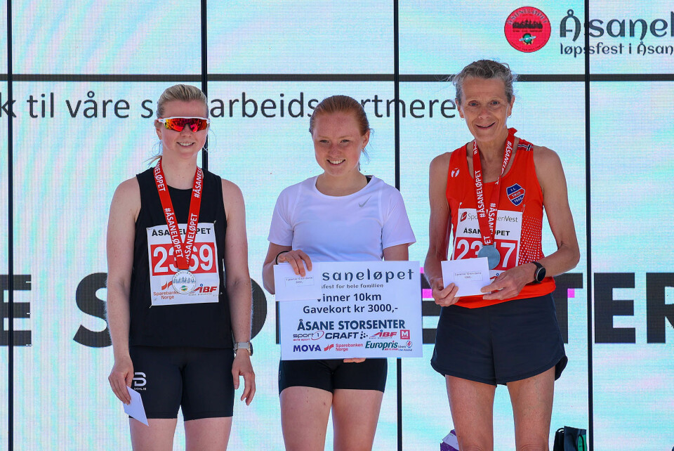 Premiepallen kvinner 10 km: Camilla Gramsgad, Adele Norheim Henriksen og Hildegunn Håland.