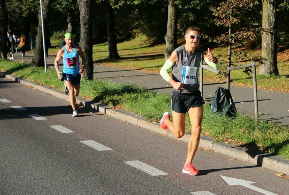 Andreas Grøgaard er mer kjent som asfaltløper enn fjelløper. Her ser vi han under Oslo Maraton i 2019. (Foto: Runar Gilberg) Andreas Grøgaard, Oslo Maraton 2019