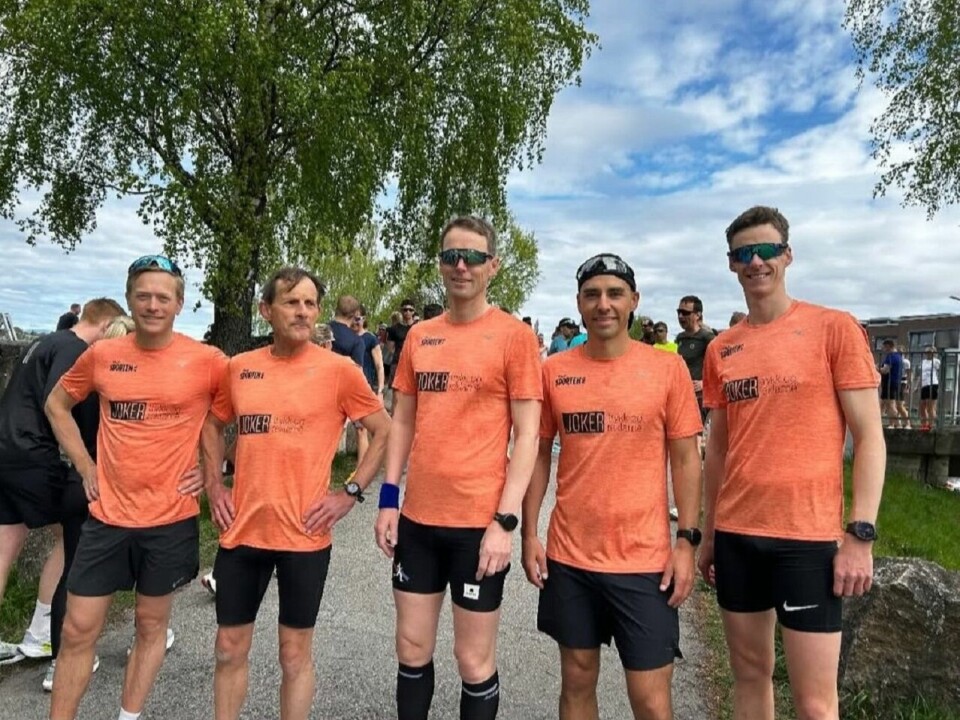 Fartsholderne (fra venstre): Amund Sigstad, Rolf Bakken, Ulf Erik Strand, Fredrik Andersen Lindstad og Magnus Torp Antonsen bidro til at at mål ble nådd i Grunnlovsmila. (Foto: arrangøren)