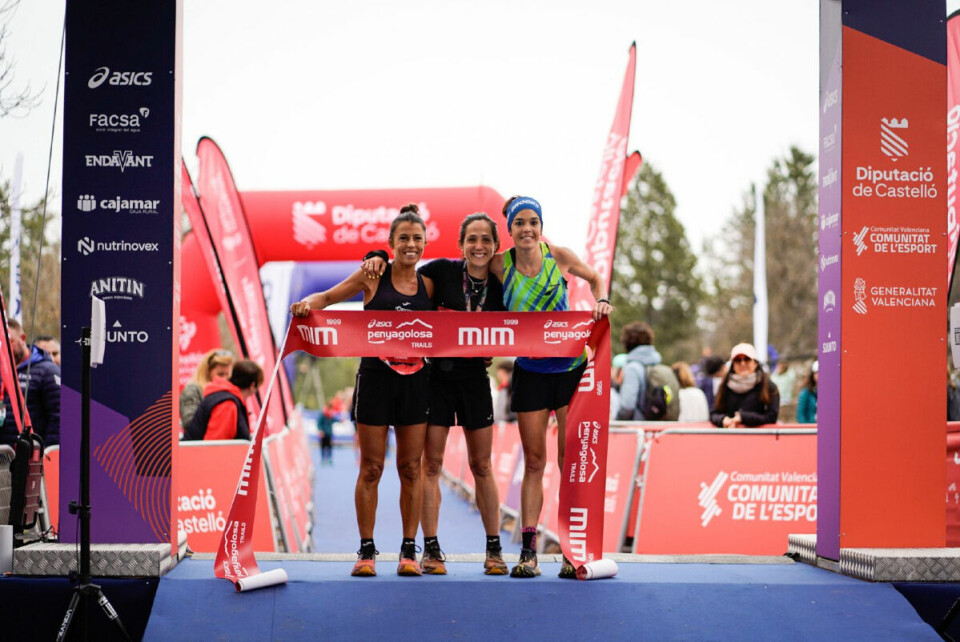 De tre beste kvinner: Ines Astrain Moreno (6:07:46),Gemma Arenas Alcazar (6:27:13) ogMireia Pons Torres (6:30:00). (Foto fra løpets facebookside)