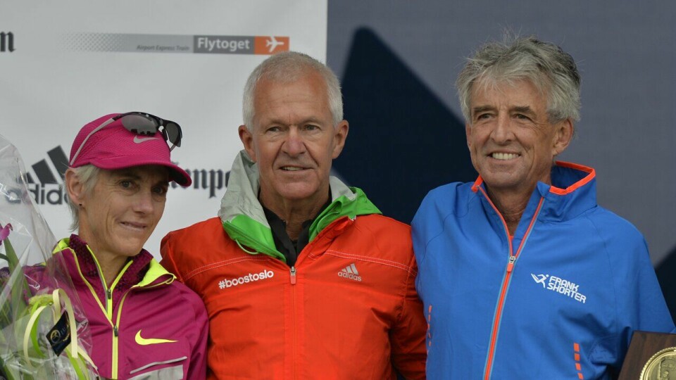 Trener: Jack Waitz (i midten) blir med oss som trener i Mar de Pulpi. Her flankert av Joan Benoit Samuelson og Frank Shorter. (Foto: Bjørn Johannessen / Kondis © Kondis) Oslo Maraton 2014 - maraton