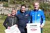 Vinnerne Rita Nordsveen og Simen Holvik sammen med løpsleder Bjørn Hytjanstorp. (Foto: Kjell Vigestad)