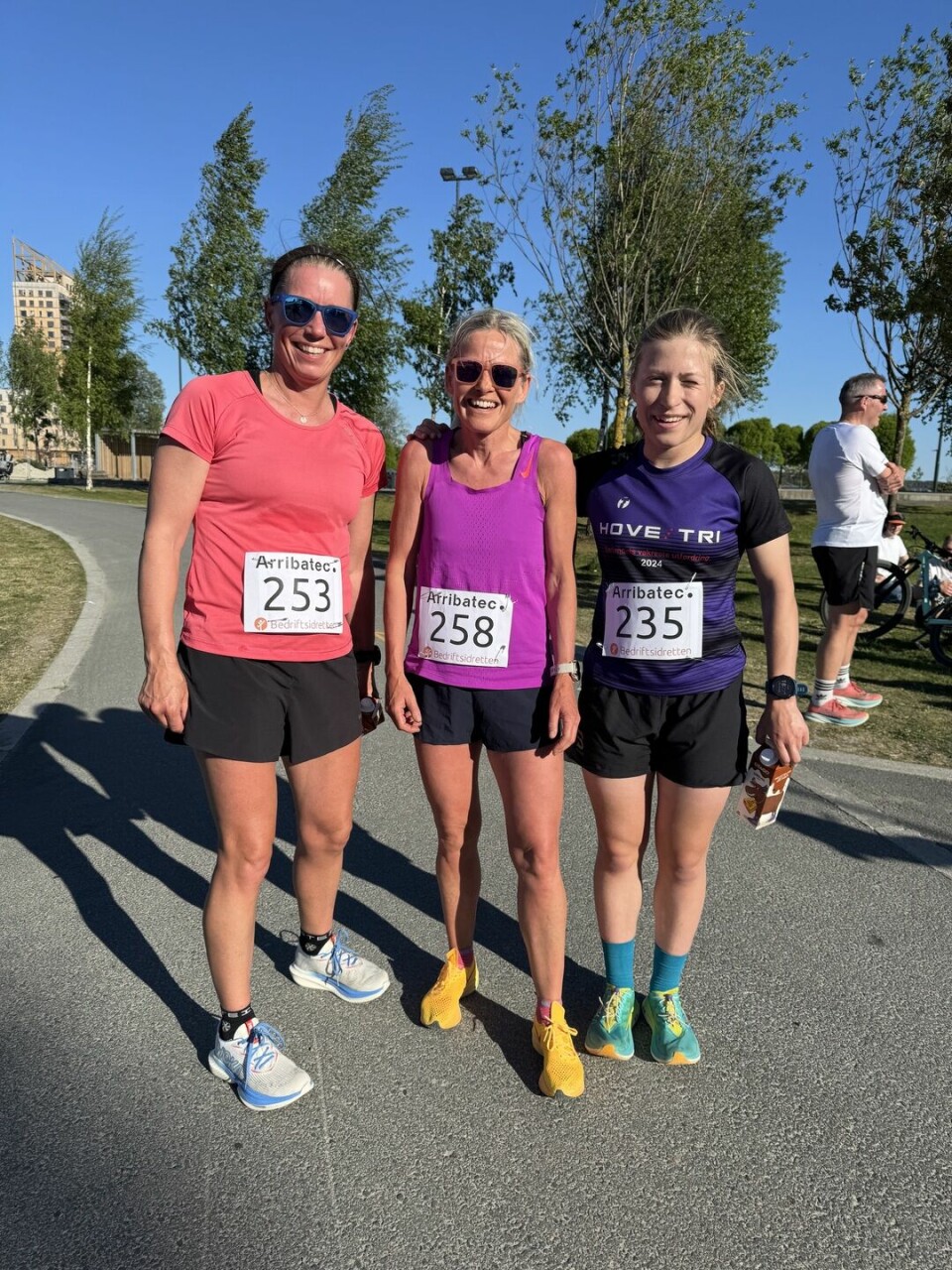 Topp tre kvinner (fra venstre) Esther Innselset, Marte Ihrstad og Maria Knutsen.