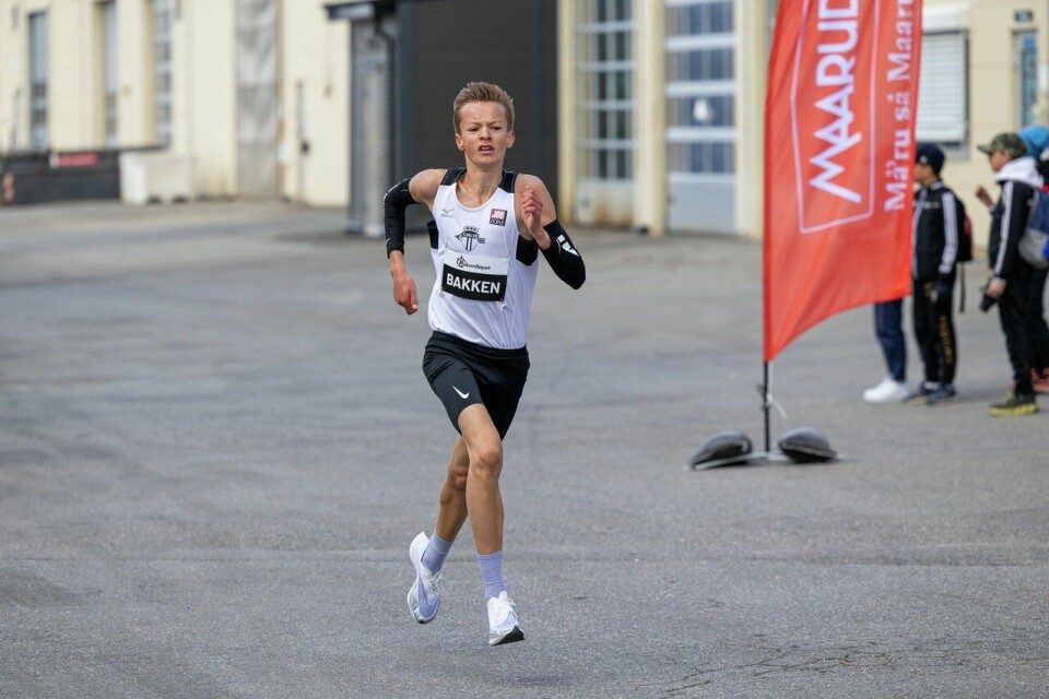 Mikkel Bakken inn under 15 minutter rett bak Karoline Bjerkeli Grøvdal som 6. mann på Maarud. (Foto: Samuel Hafsahl) Mikkel Bakken inn under 15 minutter rett bak Karoline Bjerkeli Grøvdal som 6. mann på Maarud. (Foto: Samuel Hafsahl)
