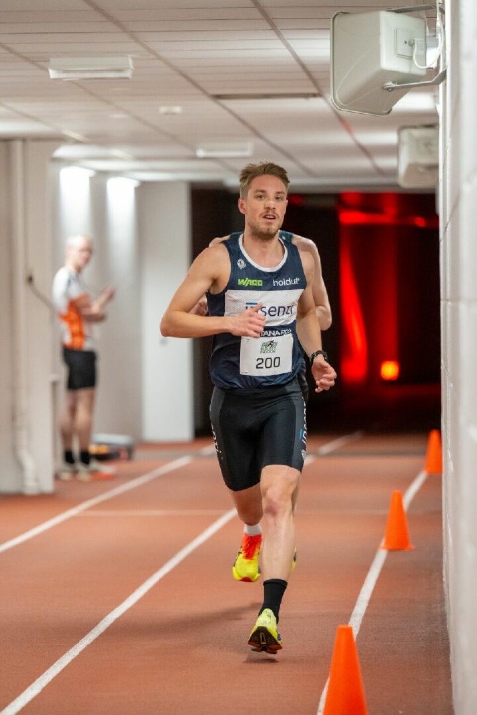 Triatlet i god form - Jon Sæverås Breivold vant 5000 meter. (Foto: Samuel Hafsahl)