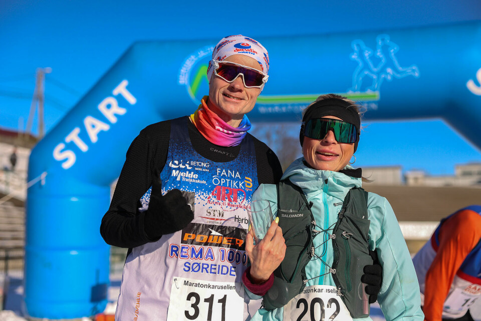 Løperparet Bjørn Tore Kronen Taranger og Leni Økland-Lihaug sikret seg begge en pallplass i dag: Bjørn Tore tok tredjeplassen på maraton, Leni ble nummer to på halvmaraton.