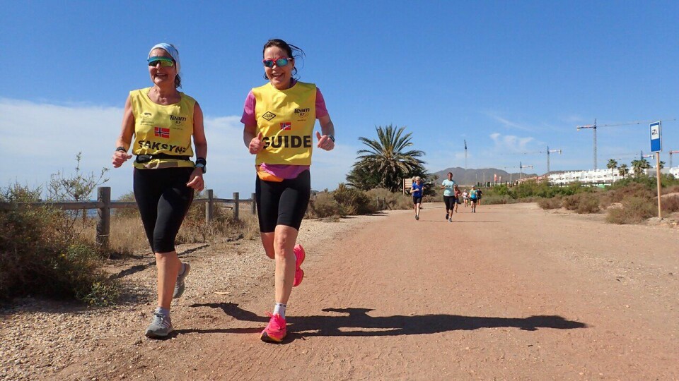 Unni Mortensen (t.v) og Mai Lund Andersen på treningsleir til Spania med SK Vidar og Team RP