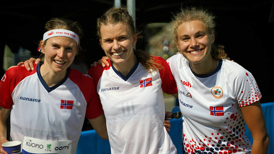 Sølv til de norske damene i VM-stafetten (Foto: Norsk orientering) woc_stafettdamer.jpg