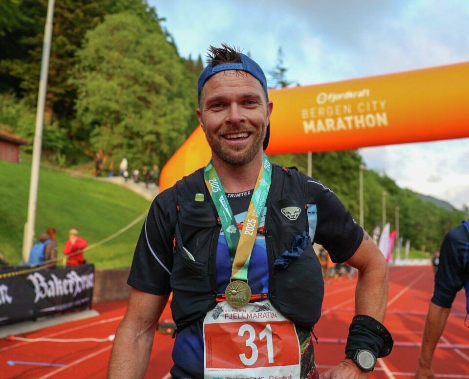 En sterk fjerdeplass til Tor-Aanen Kallekleiv som måtte løpe store deler av løypen uten skolisse i den ene skoen. (Foto: Arne Dag Myking / © Kondis) Bergen Fjellmaraton 2025 - Skansemyren -