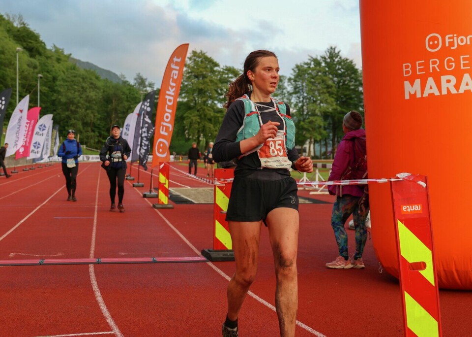Christina Ellefsen Hopland var en av de fire som kjempet om andreplassen. (Foto: Arne Dag Myking / Kondis © Kondis) Bergen Fjellmaraton 2025 - Skansemyren -