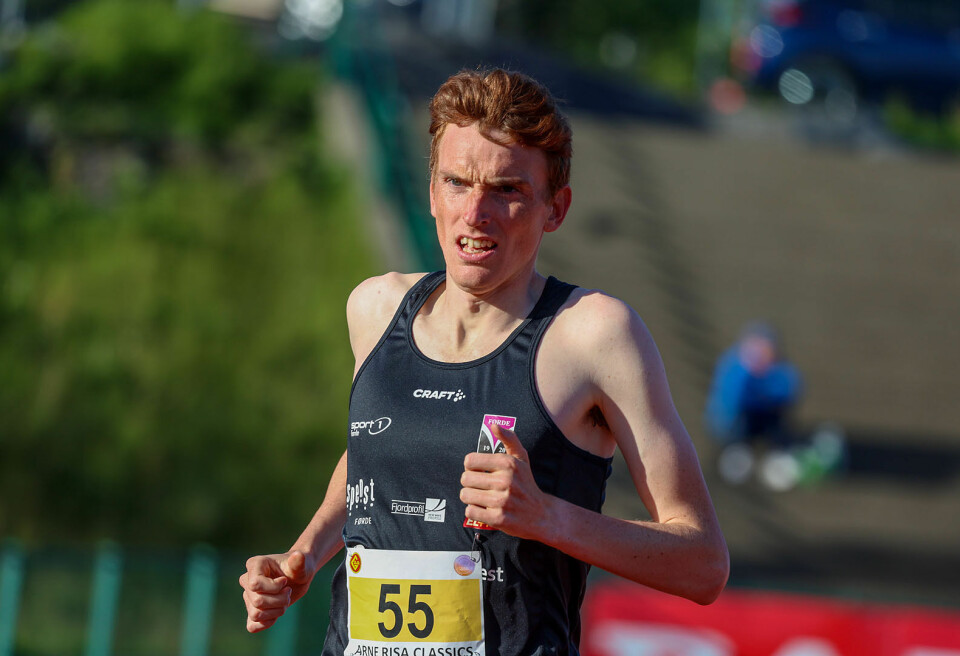 Her er Marius Vedvik i gang med en annen 3000 meter tidligere i år, i Arne Risa Classic. Det gikk omtrent like fort på bane som på gate:8.27.76. (Foto: Arne Dag Myking)