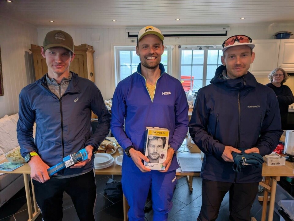 Premiepall herrer 50 km:Fv. Kristoffer Haugrud (3), Tobas Dahl Fenre (1) og Espen Spro (2).