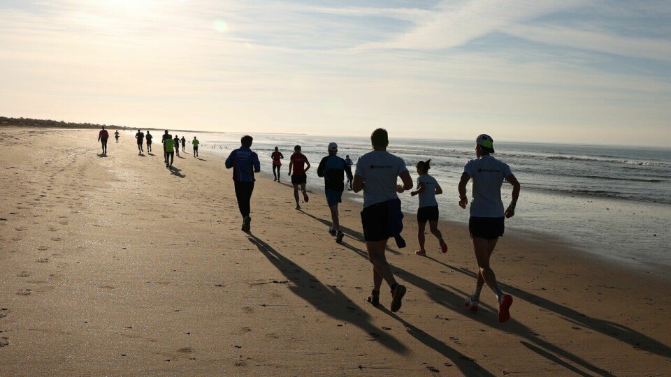 Morgenjogg: Hver morgen inviteres du med på morgenjogg på stranda før frokost. (Foto: Marianne Røhme) Morgenjogg på stranda under Kondistur til Portugal med Springtime i mars 2023