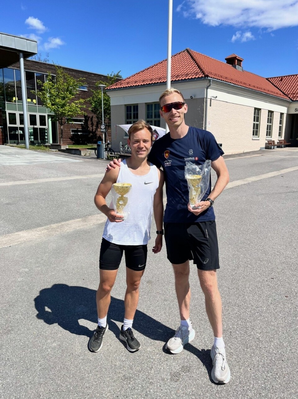 De to raskeste på 10 km. Kristoffer Lamøy, Åsen IL til venstre og Jostein Nyquist, Oslo. (Foto: Uno Arnesen/Byen Vår)