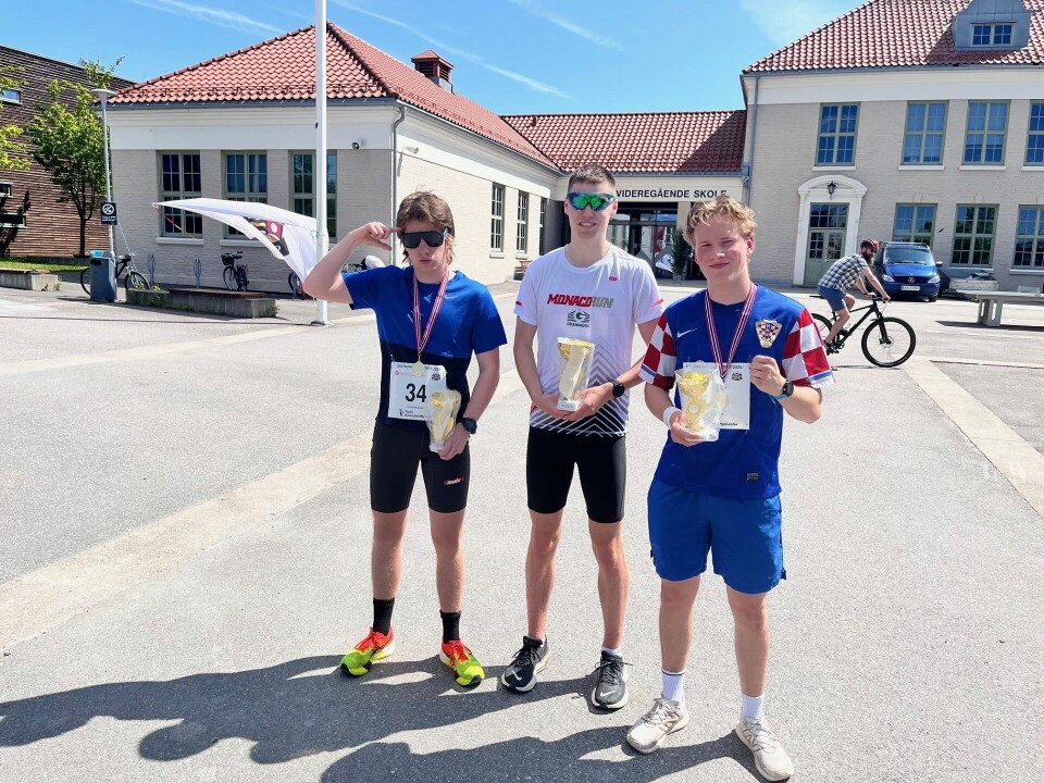 De tre raskeste på 5 km menn. I midten vinner Mads Orø Olsen fra Ringerike flankert av brødrene Simon (34) og Leo Linde-Tonstad fra Oslo. (Foto: Uno Arnesen/Byen Vår)