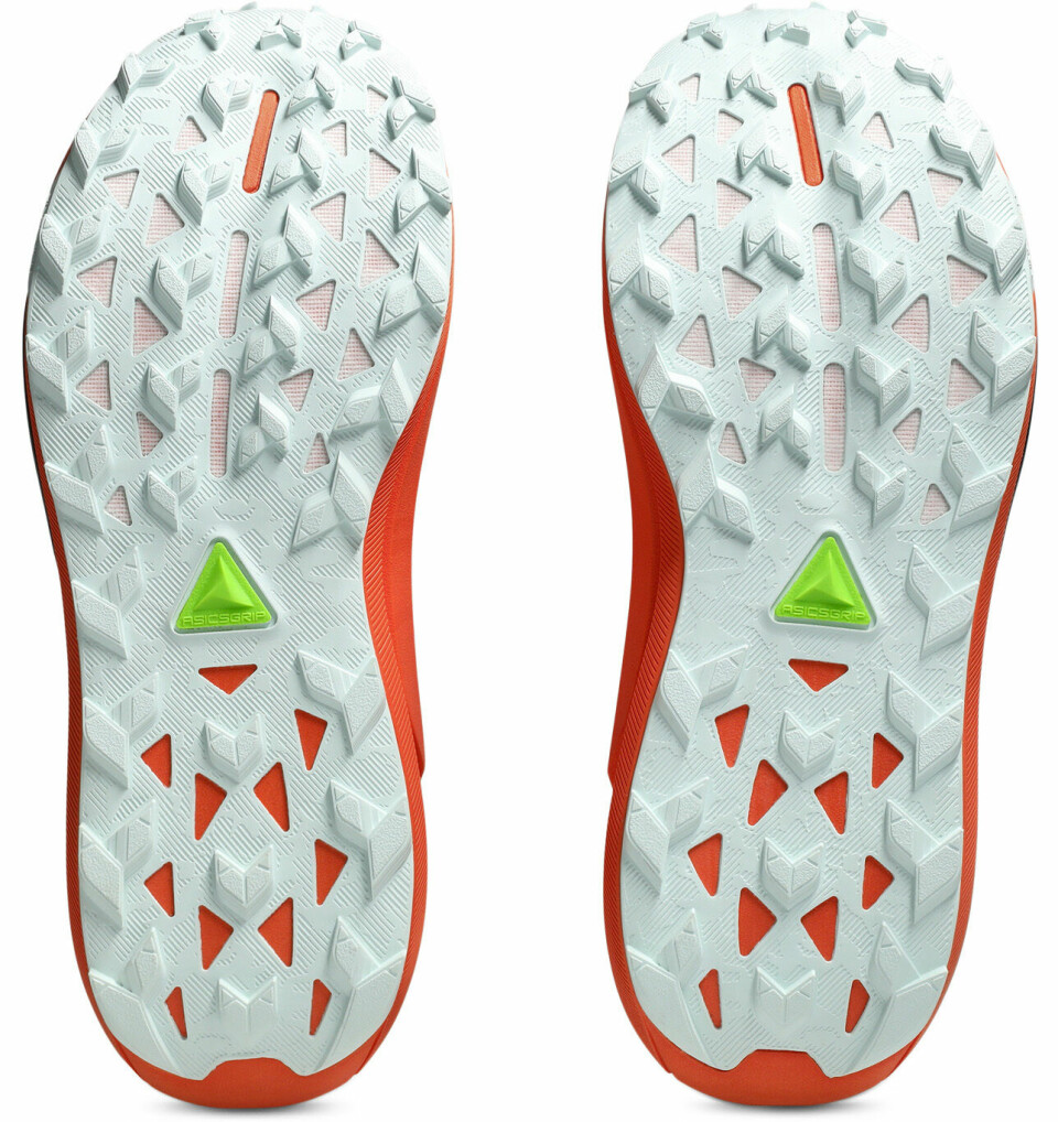 Yttersålen har Asicsgrip med 4 mm knotter som skal sikre godt grep i terrenget.