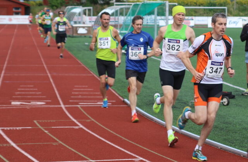 Fra Veldremila i 2016 med Jarle Jakobsen (347) foran Henning Mortensen (362) tidlig i løpet. (Foto: Bjørn Grønvold) Kondis/Rolf Bakken