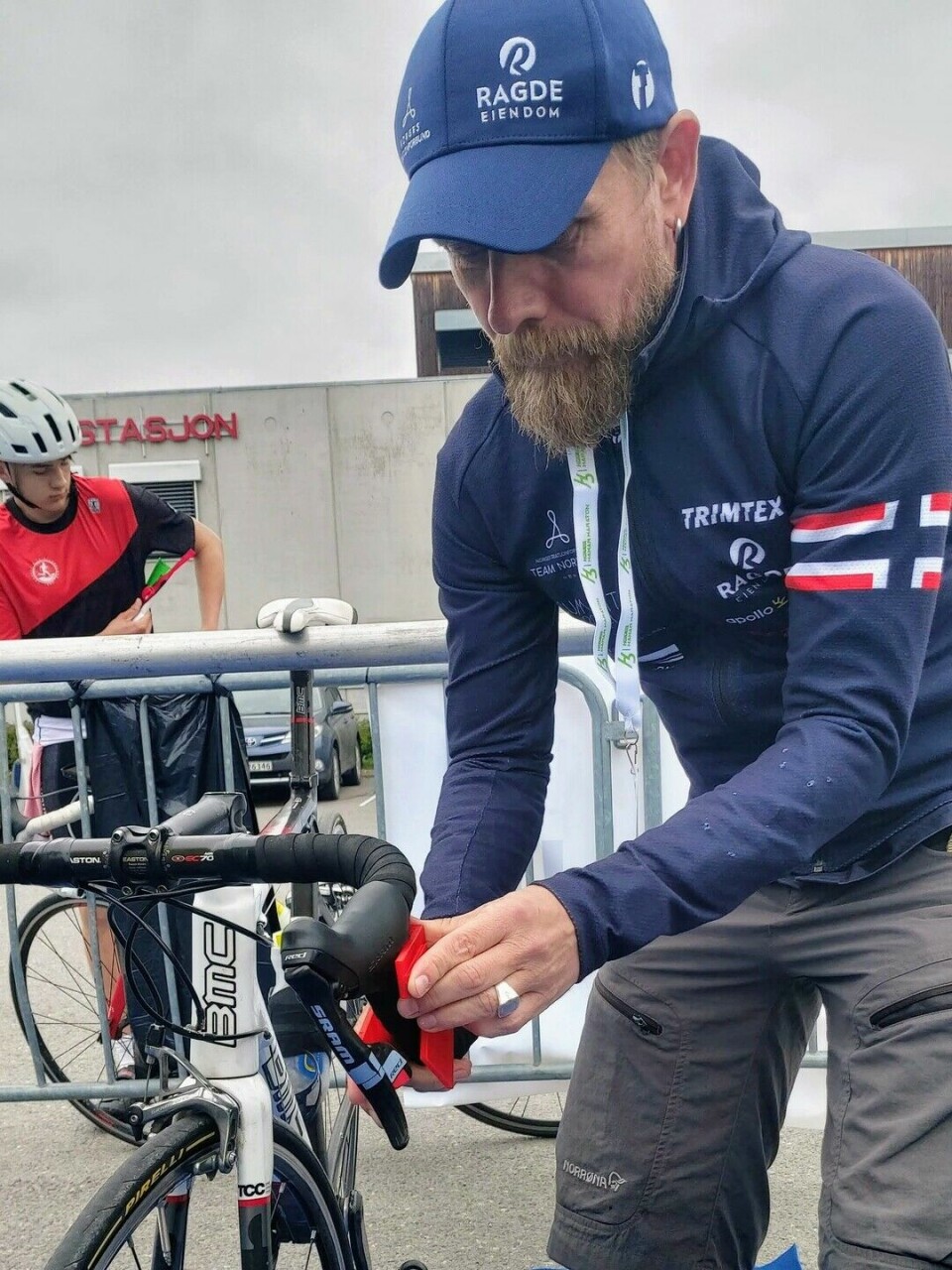 Sykkelsjekk før start i Ungdomscup. (Foto: Erlend Agøy Engum)