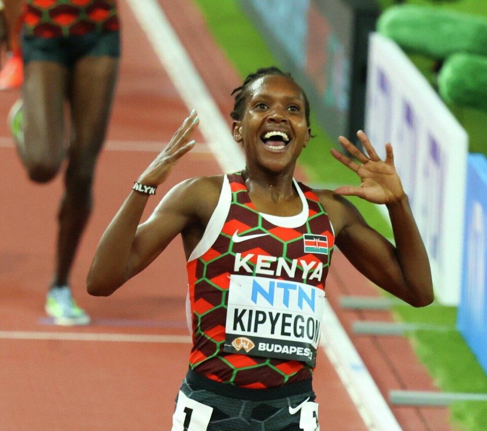 Faith Kipyegon sørget for kveldens andre verdensrekord. Her fra VM i 2023. (Foto: Arne Dag Myking) VM Friidrett 2023 Budapest - 5000 meter kvinner finale - Faith Kipyegon