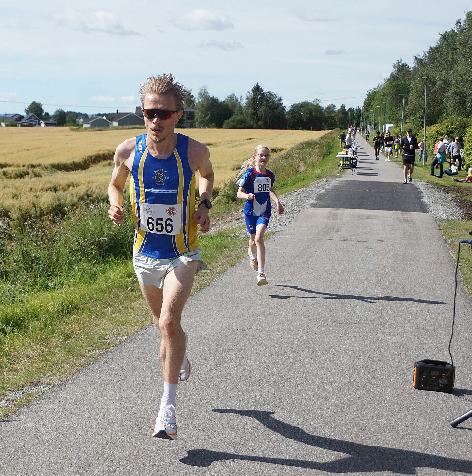 Tore Klungland,Bøler IF tok seieren på 10 km med 32:00. (Foto: Bjørn Saksberg/Perseløpet)