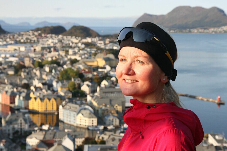 Dansken som elskar fjell:Louise Skak er opprinneleg dansk, men har budd fleire år i Ålesund, vore aktiv i Kondistreninga Åleseund, og både delteke i løp i byen og vore med og arrangert dei. No bor ho i Folldal, men gler seg til å kome tilbake for å springe Ørsta Fjellmaraton og frå Fyr til fyr. (Foto: Marianne Røhme / Kondis © Kondis) Louise Skak løper i Ålesund