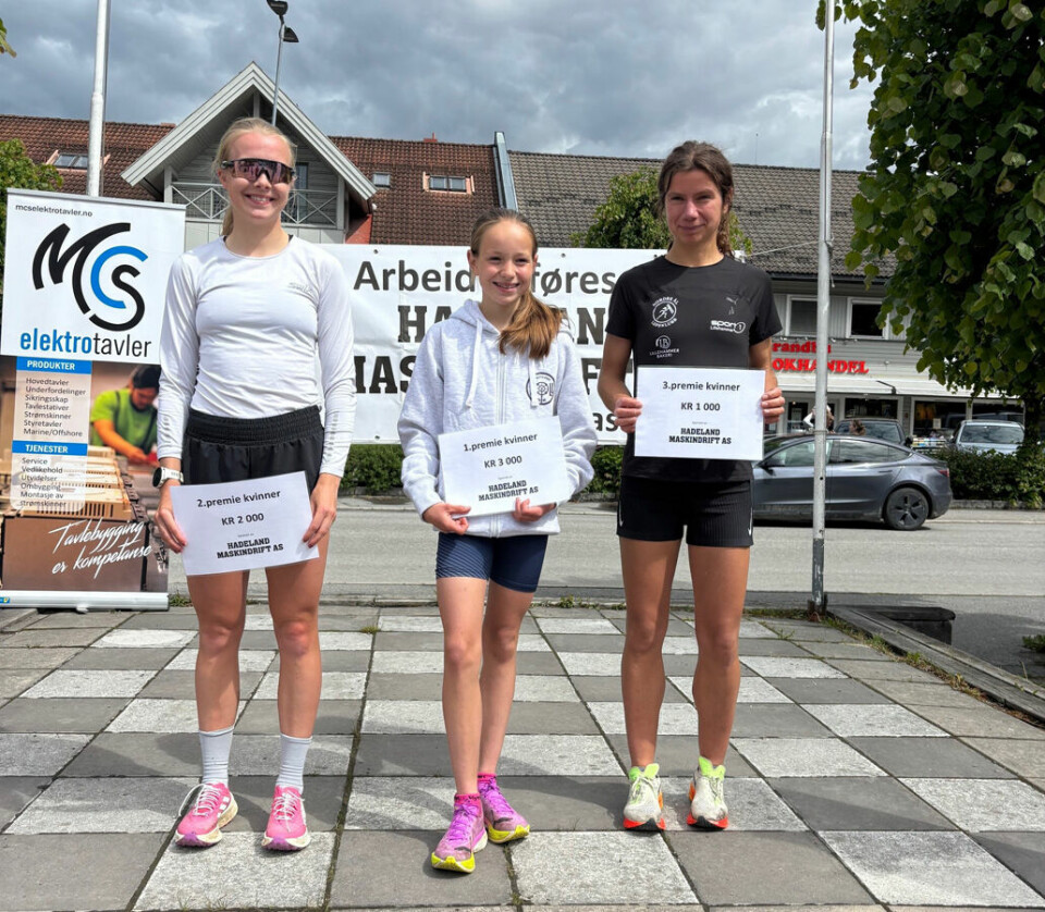 Premiepallen kvinner: Ine Skjellum, Nora Sørebø og Anne-Sofie Pollestad. (Foto: Christian Prestegaard)