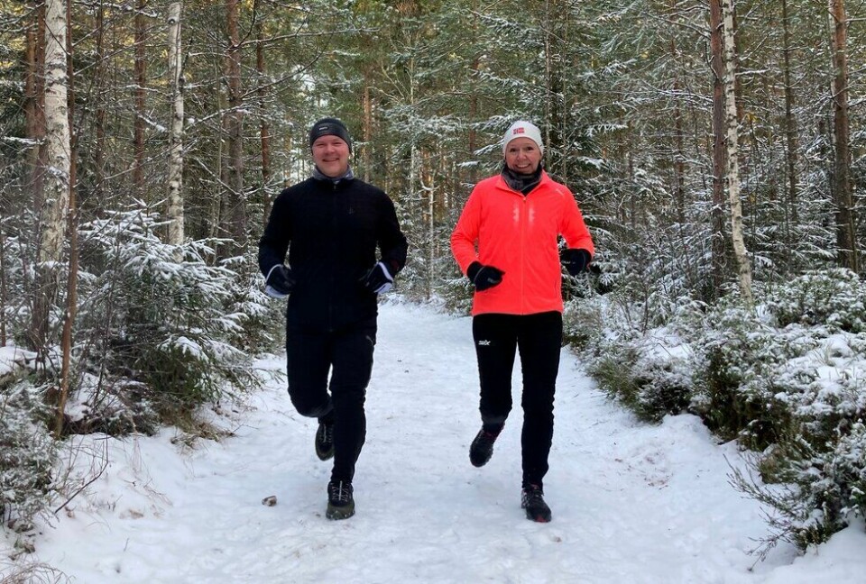 Kai og Jane Hartman er faste deltakere på Kondistreninga Nes sine treninger. (Foto: Hilde Johansen) Kai og Jane Hartman