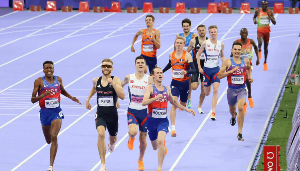 Cole Hocker som i fjor ble olympisk mester (bildet), ble diska i semifinalen i VM. Dermed er Josh Kerr den eneste av de fire første i OL-finalen som er finaleklar i VM.