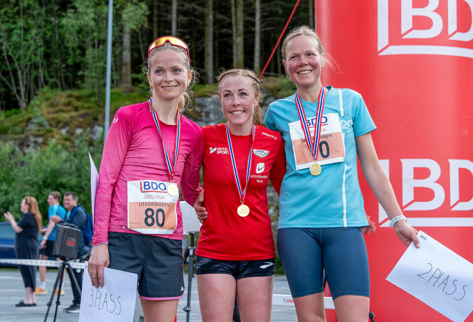 Premiepallen for 10 km Utfordreren, kvinner: Elisabeth Fosse Lauvås, Eli Anne Dvergsdal og Maria Stenstrand. (Foto: Oskar Leirvaag)